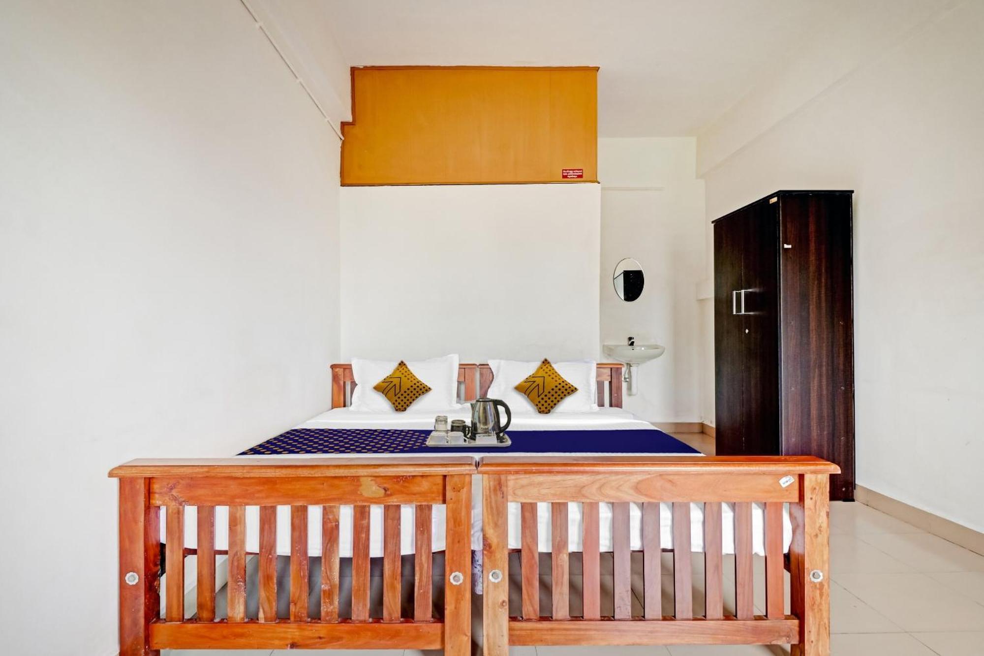 Spot On Jayesh Guest House Насик Экстерьер фото