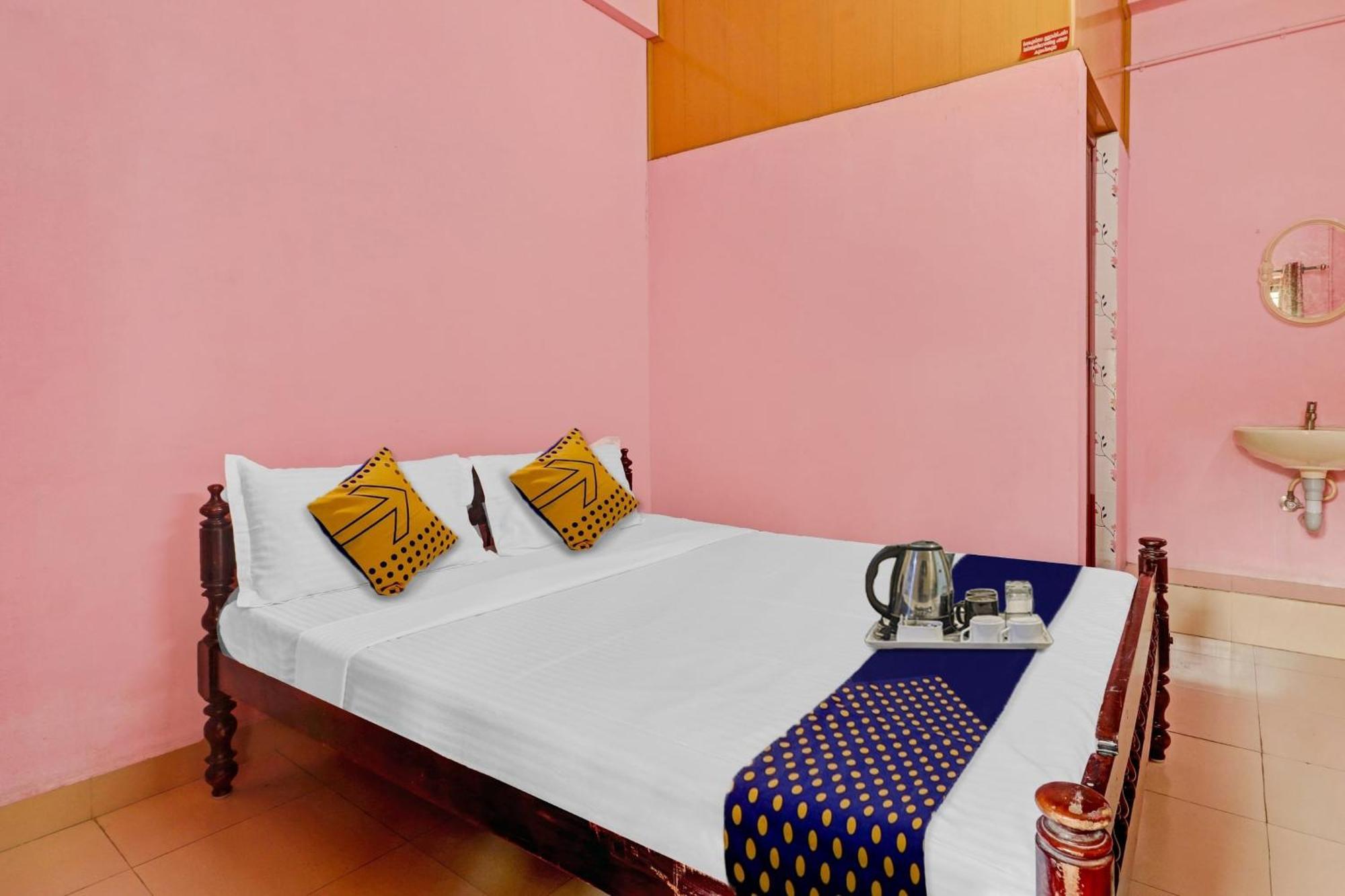 Spot On Jayesh Guest House Насик Экстерьер фото