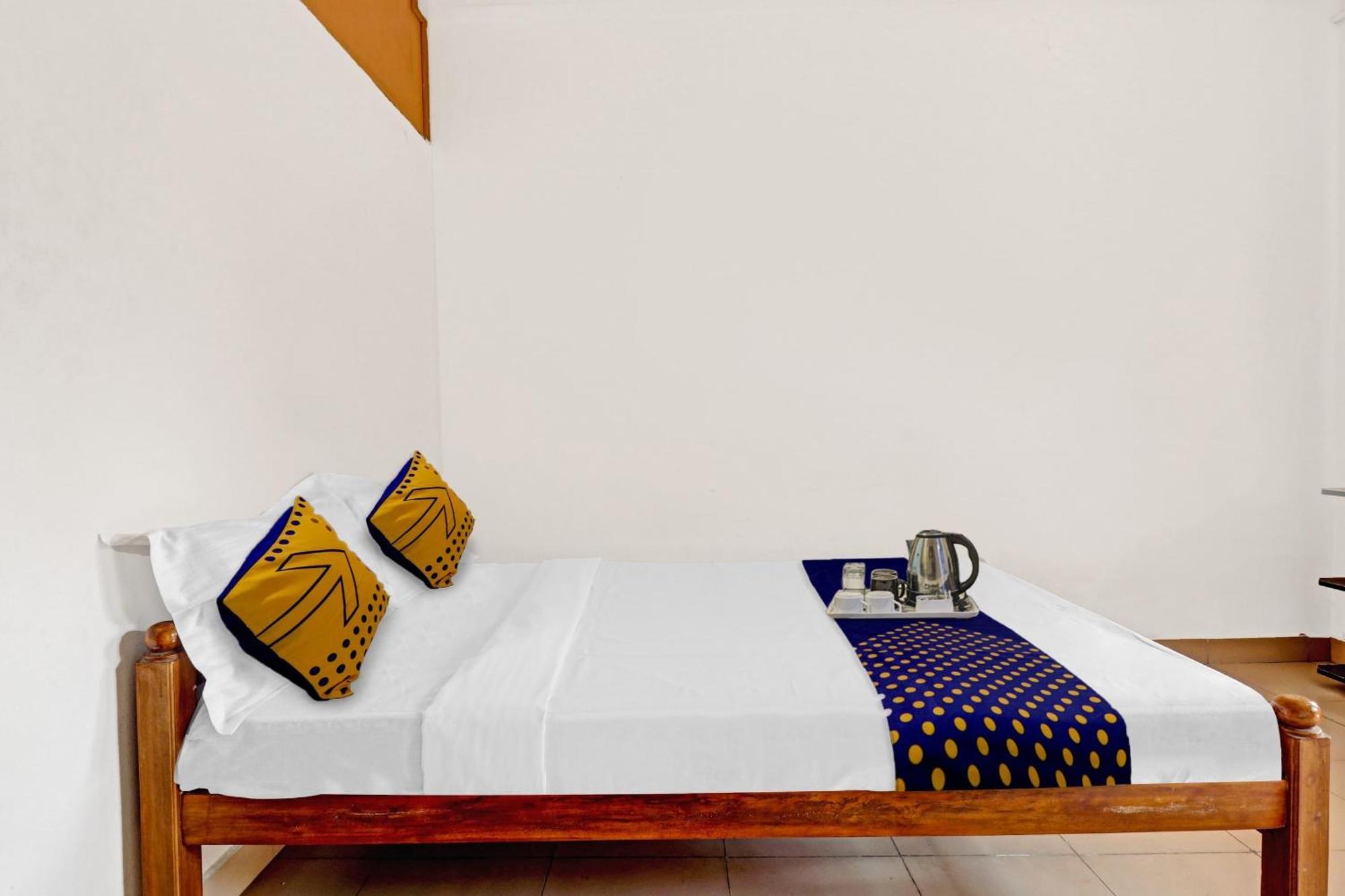 Spot On Jayesh Guest House Насик Экстерьер фото